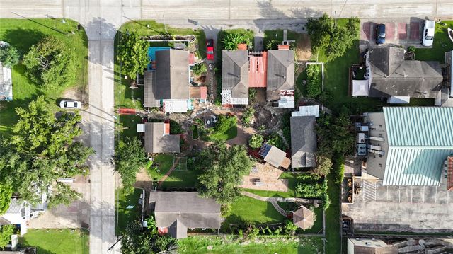 507 8th Street, Kemah, TX 77565