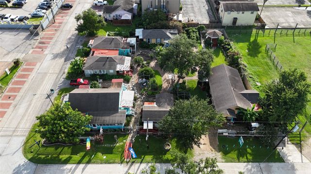 507 8th Street, Kemah, TX 77565