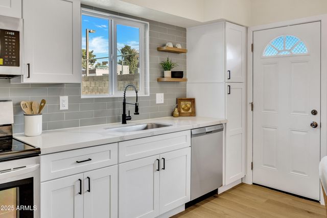 5747 N 67TH Drive, Glendale, AZ 85303