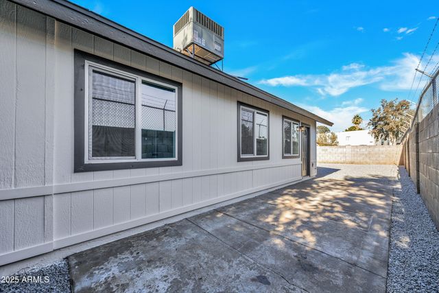 5747 N 67TH Drive, Glendale, AZ 85303