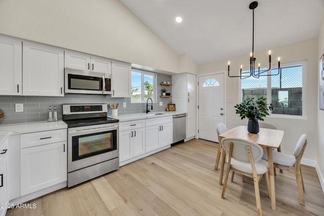 5747 N 67TH Drive, Glendale, AZ 85303