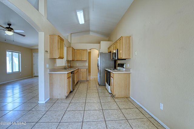 7931 W Mural Hill Drive, Tucson, AZ 85743
