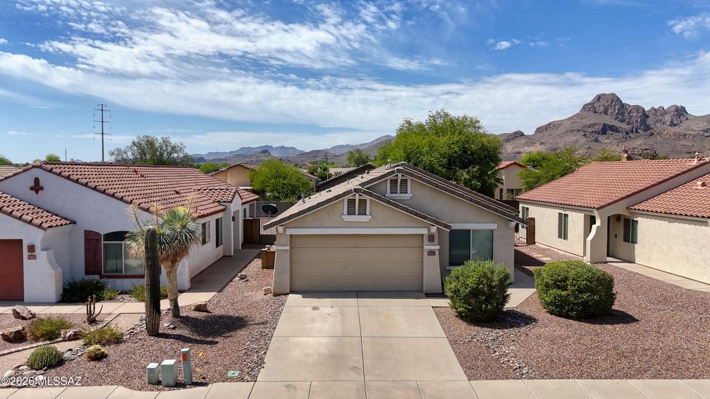 7931 W Mural Hill Drive, Tucson, AZ 85743