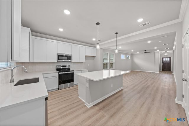 704 Seven Springs Drive, Temple, TX 76502