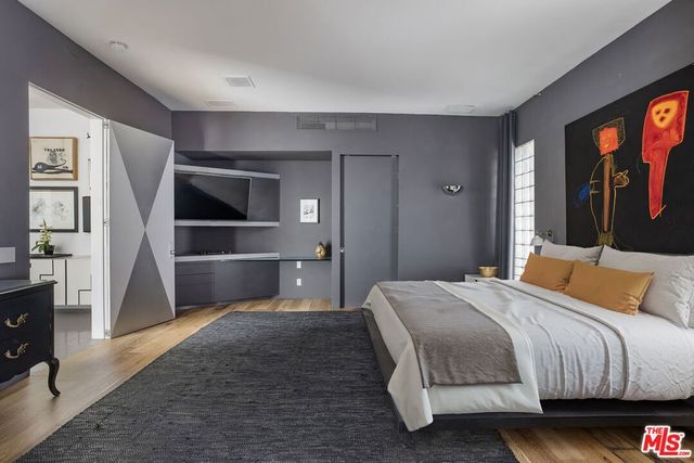 520 W Via Lola, Palm Springs, CA 92262
