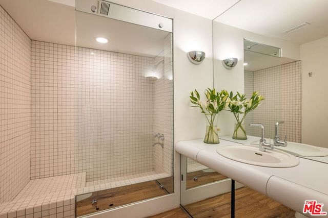 520 W Via Lola, Palm Springs, CA 92262