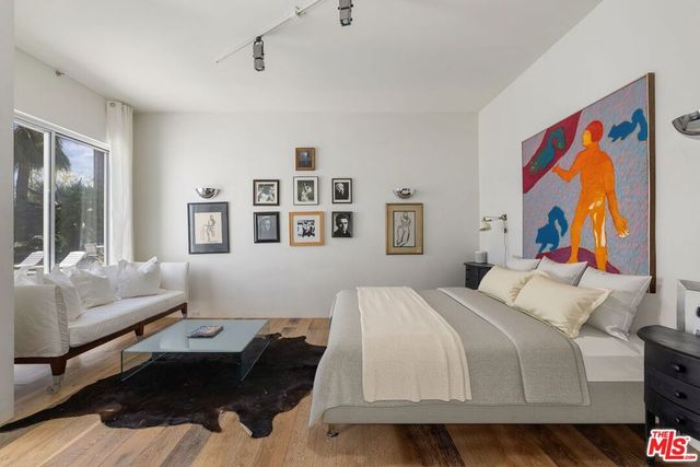 520 W Via Lola, Palm Springs, CA 92262