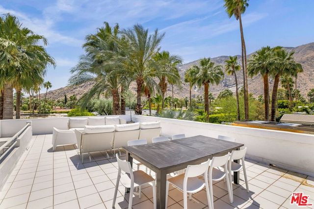 520 W Via Lola, Palm Springs, CA 92262