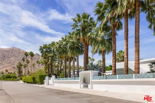 520 W Via Lola, Palm Springs, CA 92262