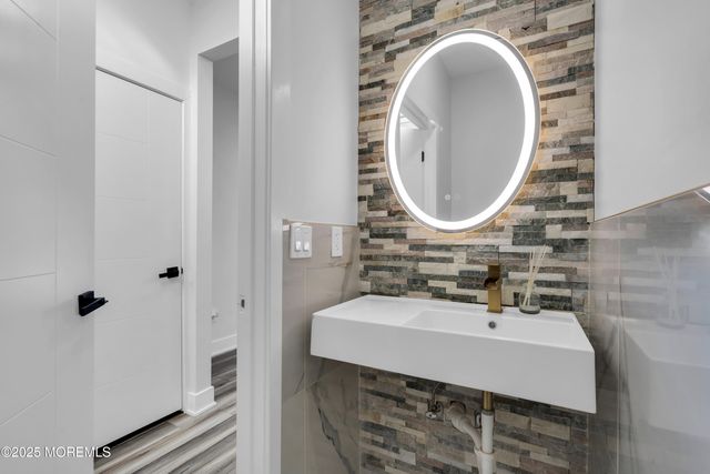 9 Dominion Drive, Jackson, NJ 08527