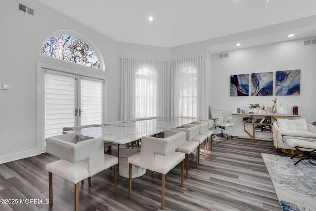 9 Dominion Drive, Jackson, NJ 08527