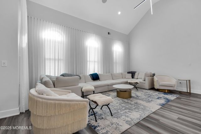 9 Dominion Drive, Jackson, NJ 08527