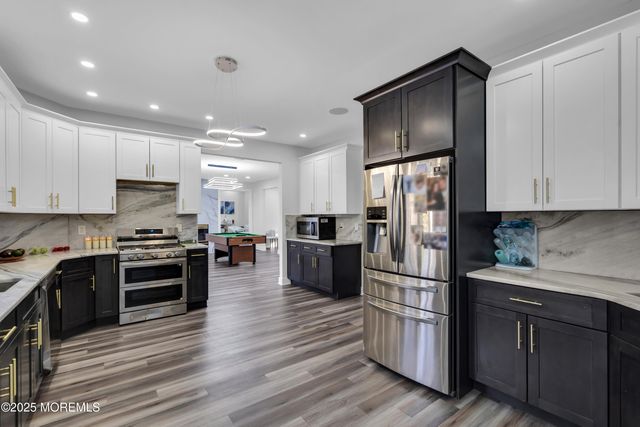 9 Dominion Drive, Jackson, NJ 08527