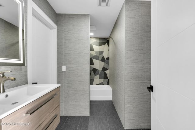 9 Dominion Drive, Jackson, NJ 08527