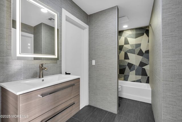 9 Dominion Drive, Jackson, NJ 08527