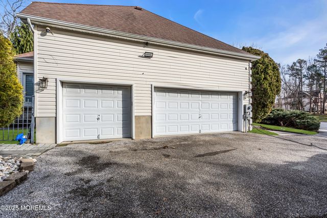 9 Dominion Drive, Jackson, NJ 08527