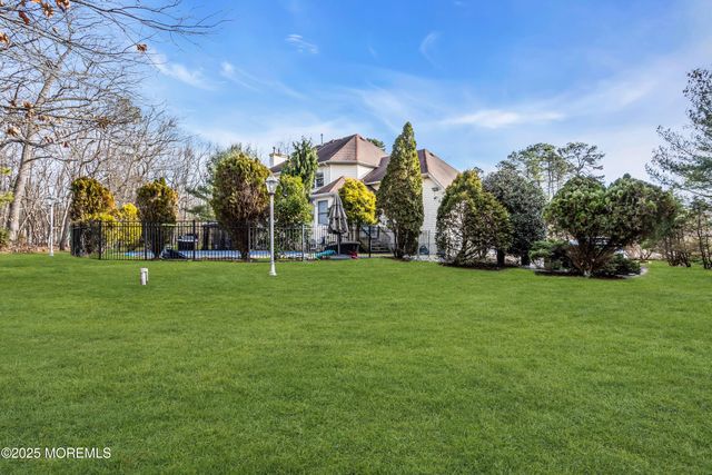 9 Dominion Drive, Jackson, NJ 08527