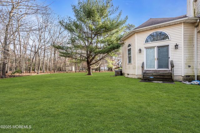 9 Dominion Drive, Jackson, NJ 08527