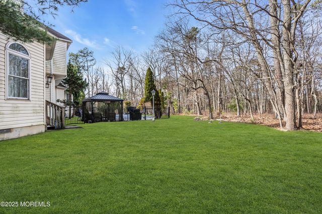 9 Dominion Drive, Jackson, NJ 08527