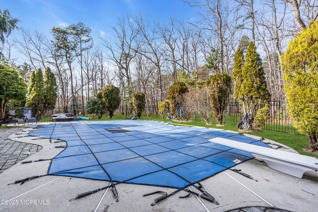 9 Dominion Drive, Jackson, NJ 08527