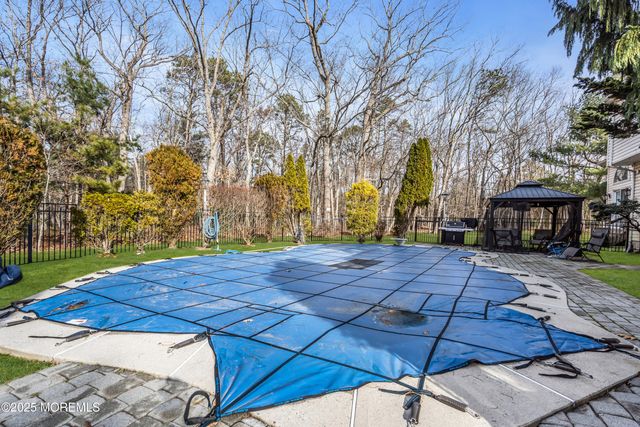 9 Dominion Drive, Jackson, NJ 08527