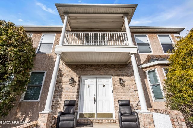 9 Dominion Drive, Jackson, NJ 08527