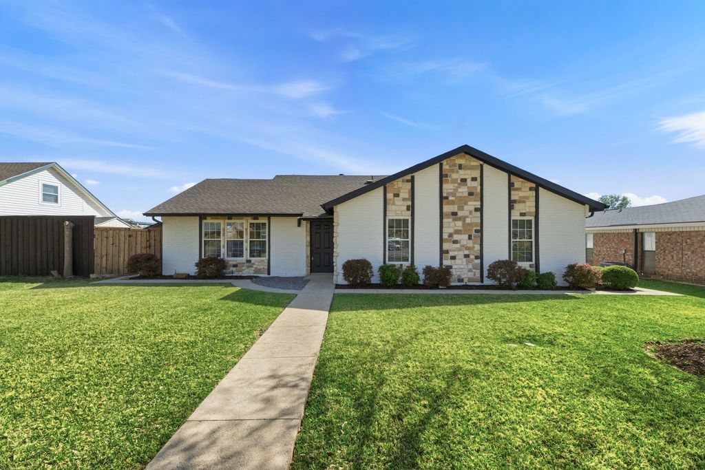 746 Red Wing Drive, Lewisville, TX 75067 — exterior