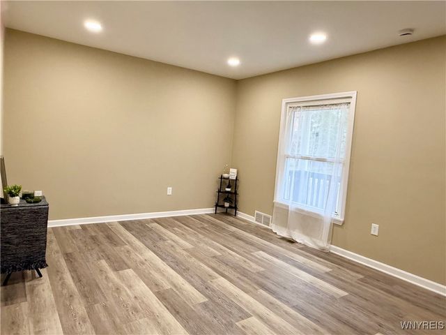 1717 Whitney Avenue, Niagara Falls, NY 14301