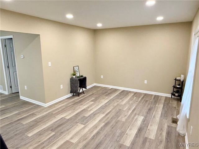 1717 Whitney Avenue, Niagara Falls, NY 14301