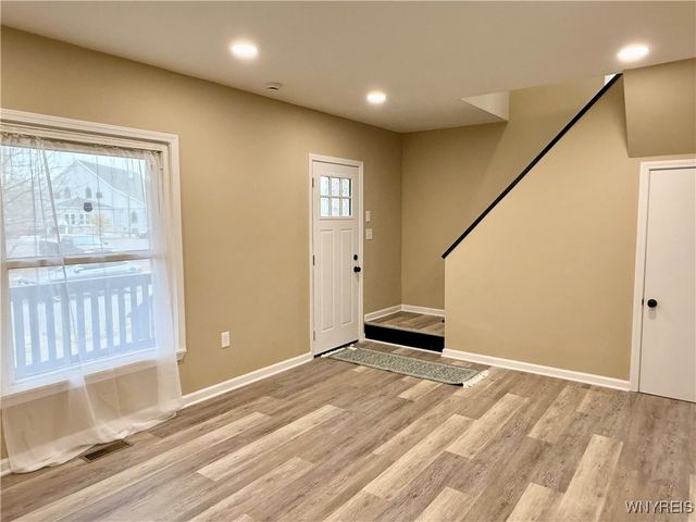 1717 Whitney Avenue, Niagara Falls, NY 14301