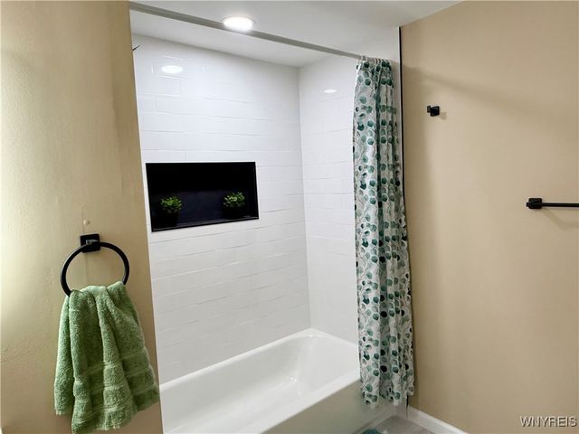 1717 Whitney Avenue, Niagara Falls, NY 14301