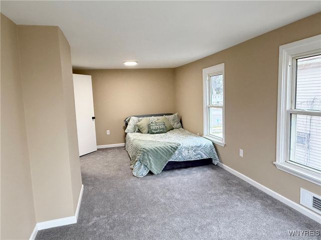 1717 Whitney Avenue, Niagara Falls, NY 14301