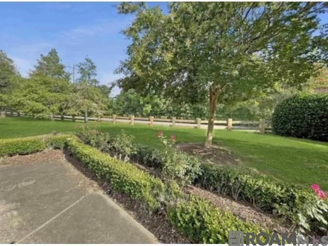 8979 Carriagewood Estates Dr, Saint George, LA 70817