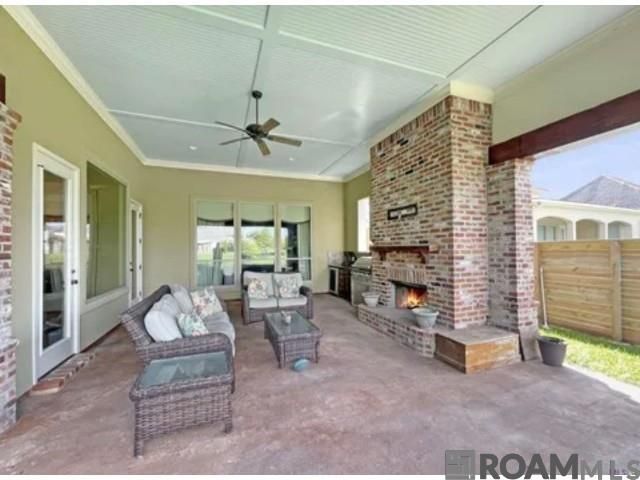 8979 Carriagewood Estates Dr, Saint George, LA 70817