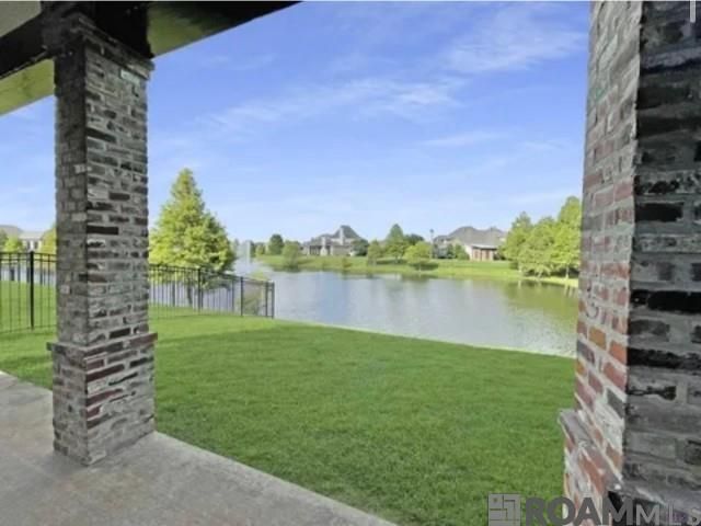 8979 Carriagewood Estates Dr, Saint George, LA 70817