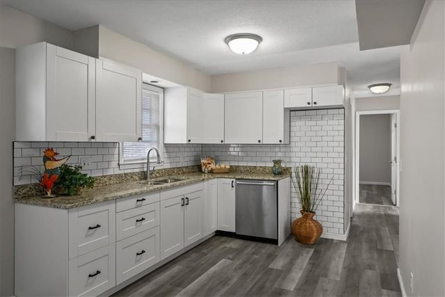 10116 W 52 Terrace, Merriam, KS 66203