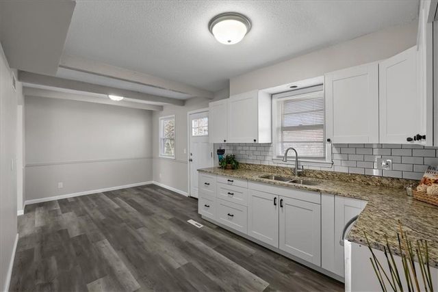 10116 W 52 Terrace, Merriam, KS 66203