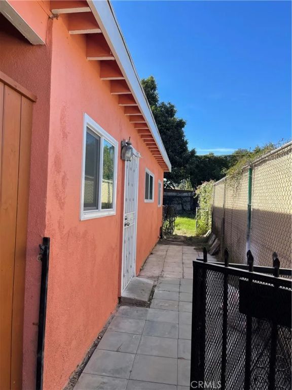 13025 S Penrose, Compton, CA 90222