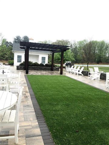 1747 Mallard Drive, Kernersville, NC 27284