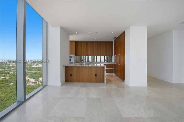 175 SE 25th Rd 3302, Miami, FL 33129