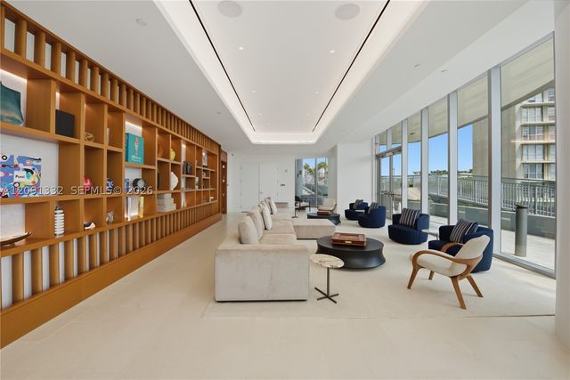 175 SE 25th Rd 3302, Miami, FL 33129