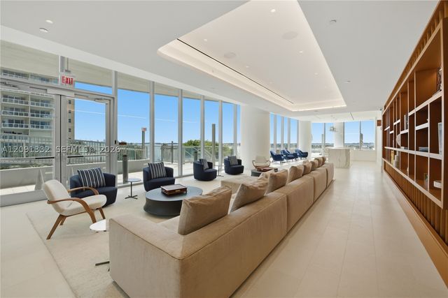 175 SE 25th Rd 3302, Miami, FL 33129