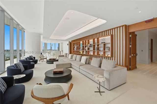 175 SE 25th Rd 3302, Miami, FL 33129