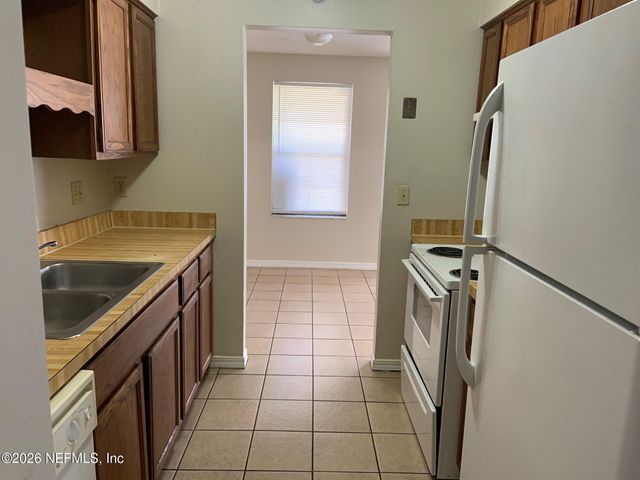 453 BENTWOOD Lane B, Orange Park, FL 32073