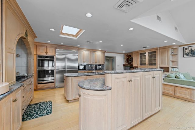 171 S Kensington Avenue, Rockville Centre, NY 11570