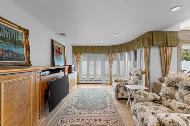 171 S Kensington Avenue, Rockville Centre, NY 11570