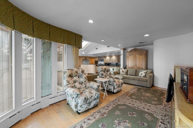171 S Kensington Avenue, Rockville Centre, NY 11570