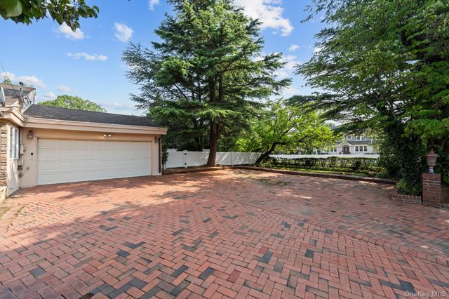 171 S Kensington Avenue, Rockville Centre, NY 11570