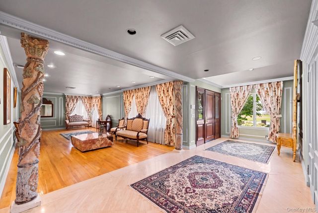 171 S Kensington Avenue, Rockville Centre, NY 11570