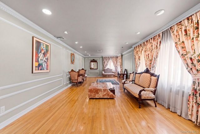 171 S Kensington Avenue, Rockville Centre, NY 11570